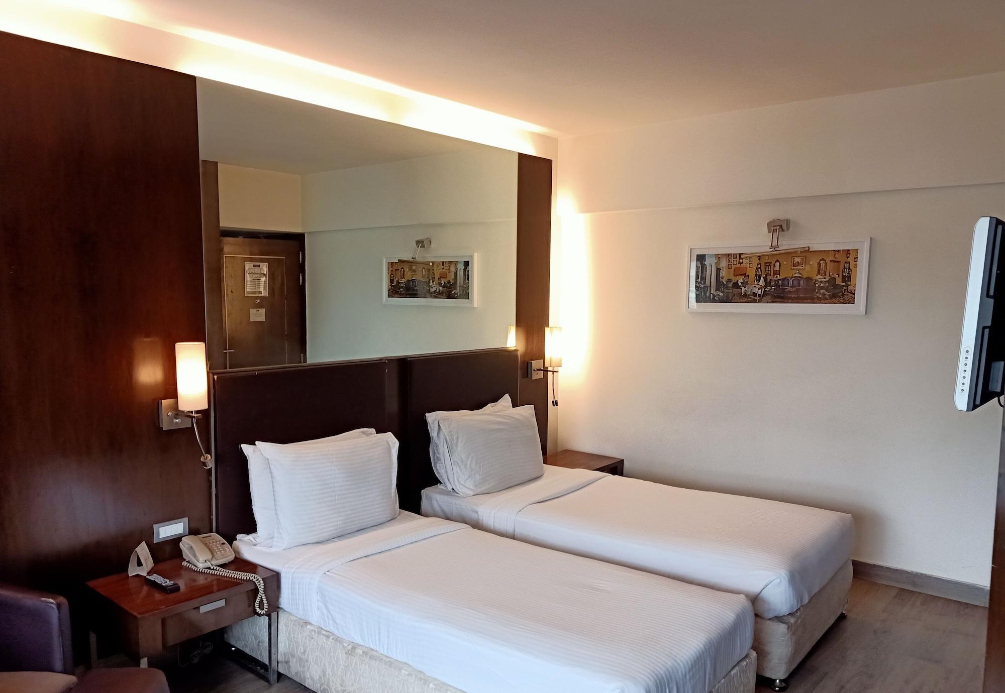 St Laurn Koregaon Park Πούνε Εξωτερικό φωτογραφία